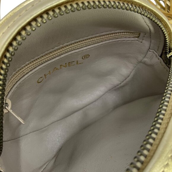 Chanel Vintage Round CC Tassel Mini Crossbody Bag - Picture 7 of 7